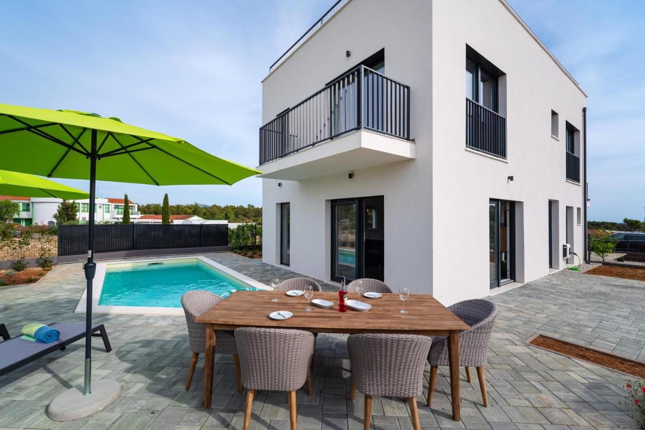 Villa Sundeck - Holiday Home near Šibenik - Ferienwohnung