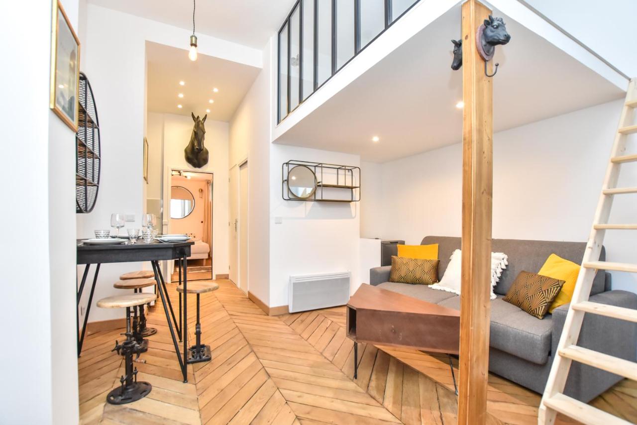 Cozy Nest Just Steps Away from the Lively Nation District - Bed and Breakfast
