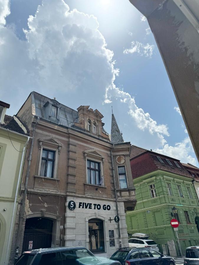 Ada's Luxury Apartment - Old City - B&B Braşov