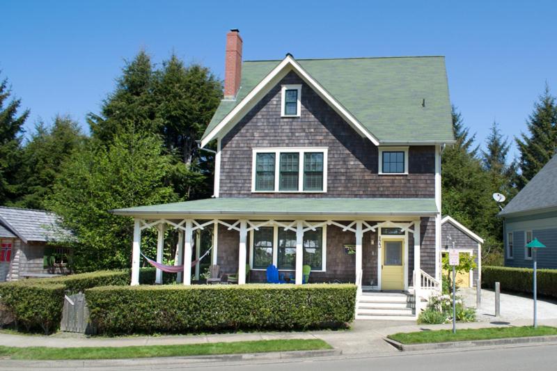 Once Upon A Time by Seabrook Hospitality - B&B Pacific Beach