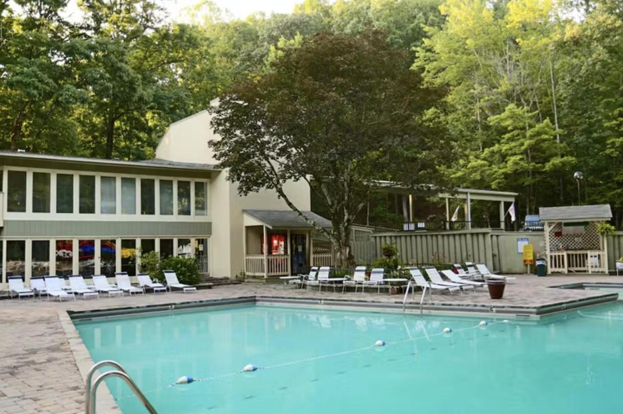 Obear Mountain is a Newly Updated Condo in Chalet Village of Gatlinburg! - Chambres d'hôtes Gatlinburg