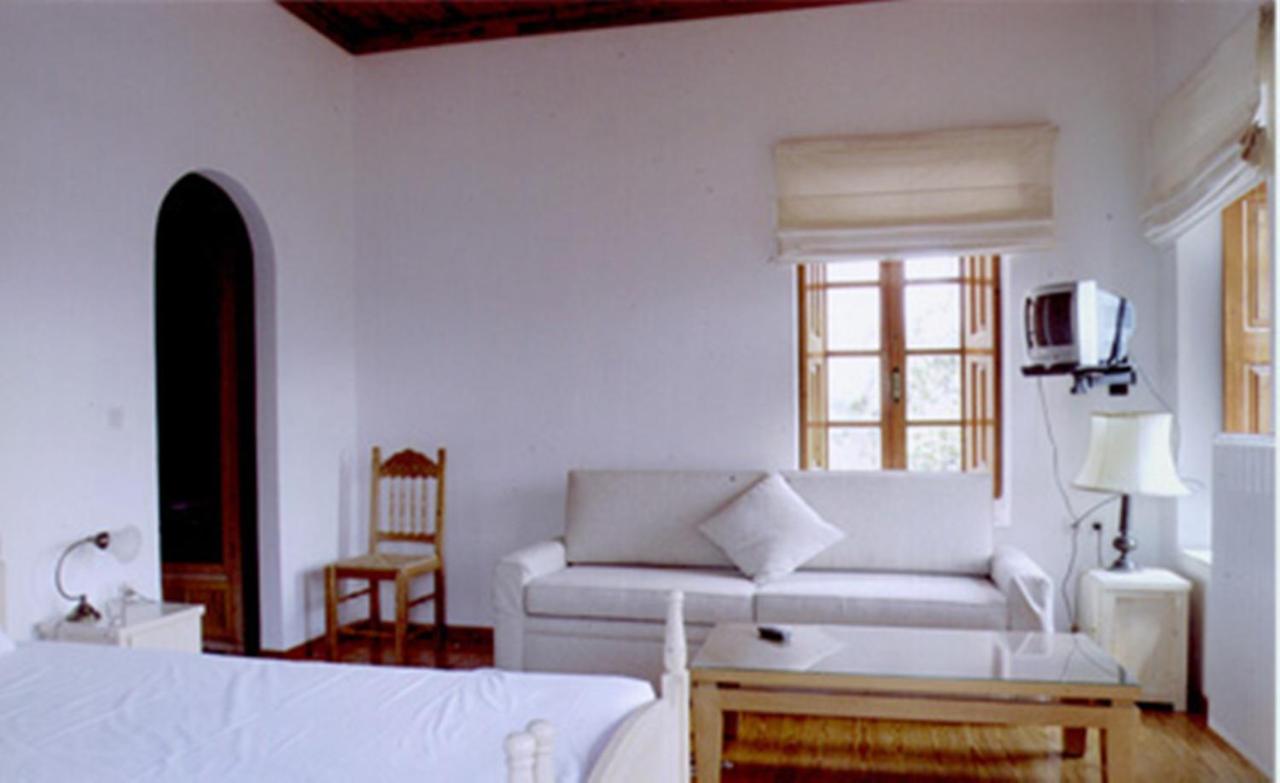 Basic Triple Room