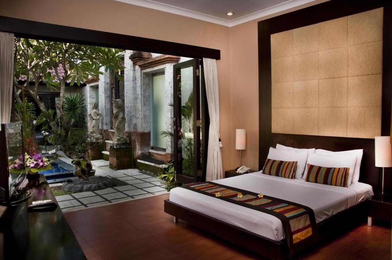 Deluxe Room with Pool View