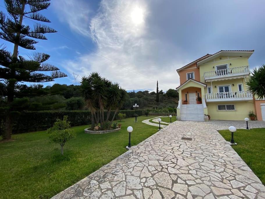 Helen's Seaside Apartment - Bed and Breakfast