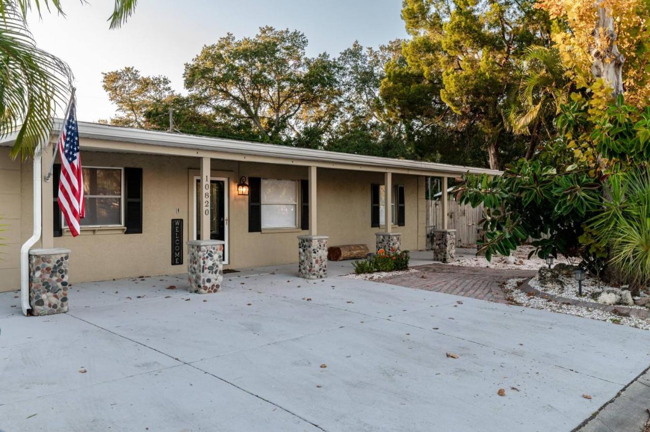 Pool Home Close to the Beach and Downtown - B&B Seminole