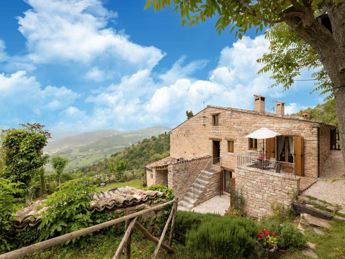 B&B Acqualagna - Graceful Holiday Home in Acqualagna with Swimming Pool - Bed and Breakfast Acqualagna