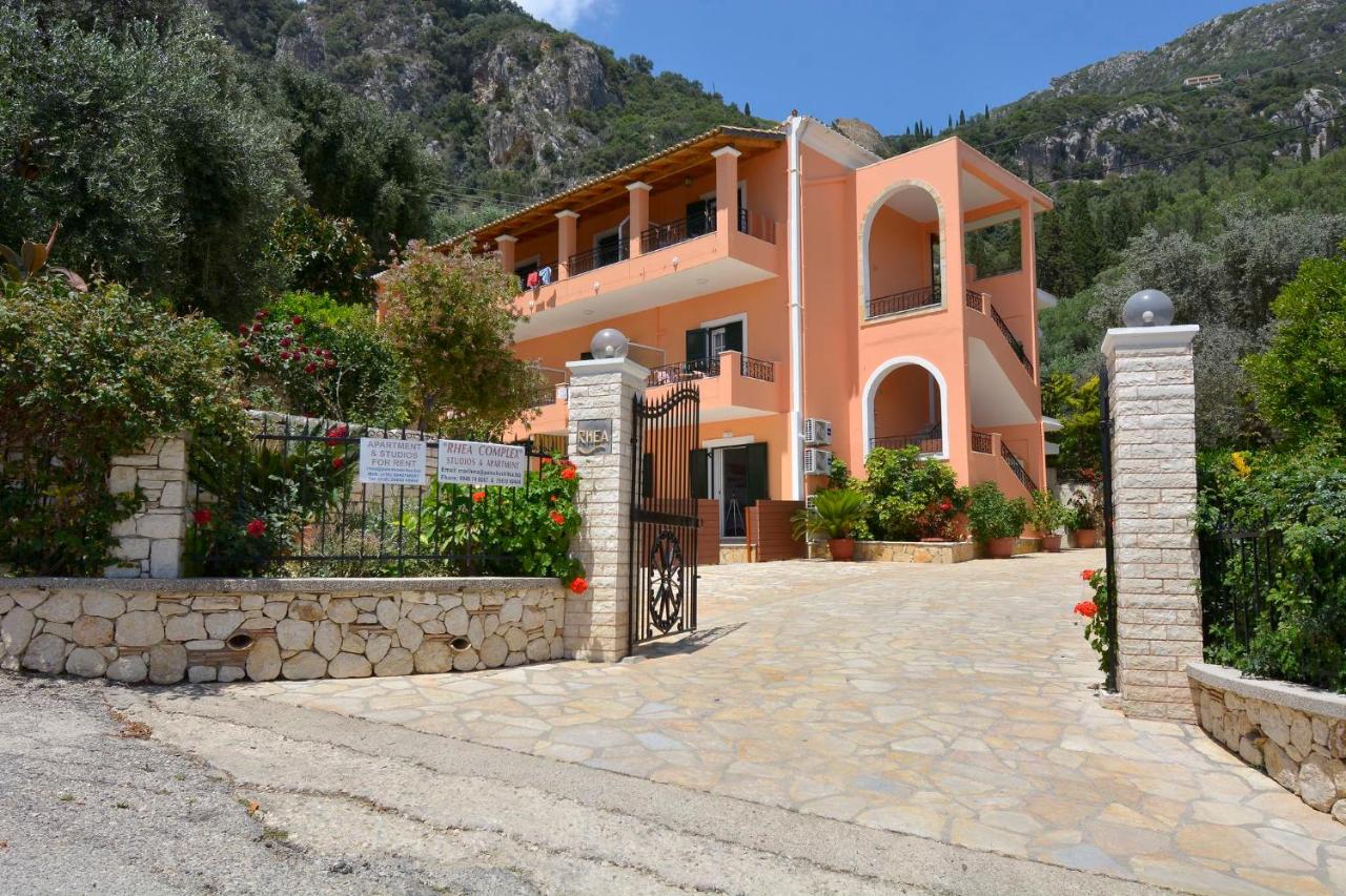 Deluxe Tweepersoonskamer met 1 of 2 Bedden en Uitzicht op de Tuin