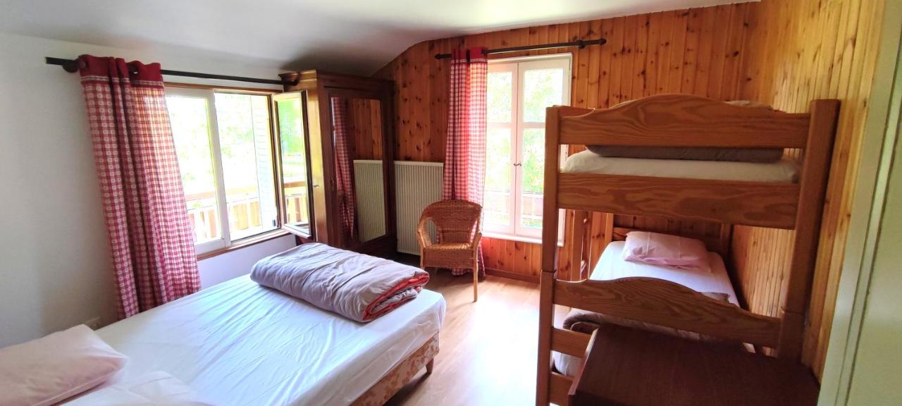 Two-Bedroom Apartment with Mountain View