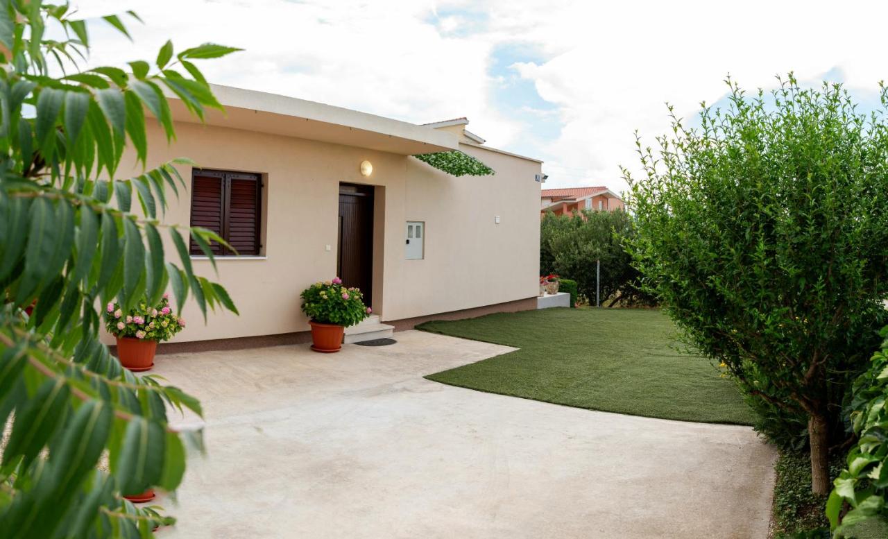 Jacuzzi, Kids' Playground, Free Parking - B&B