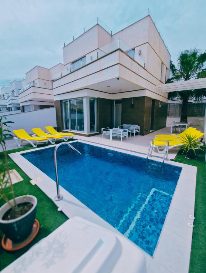 B&B Ciudad Quesada - Modern Villa with Private Pool near Golf Courses - Bed and Breakfast Ciudad Quesada