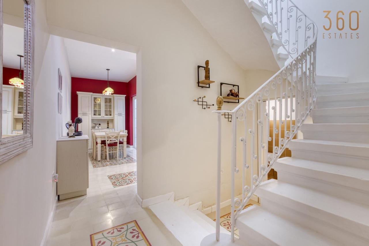 Stunning Traditional 3BR Townhouse in Siggiewi by 360 Estates - Ferienwohnung