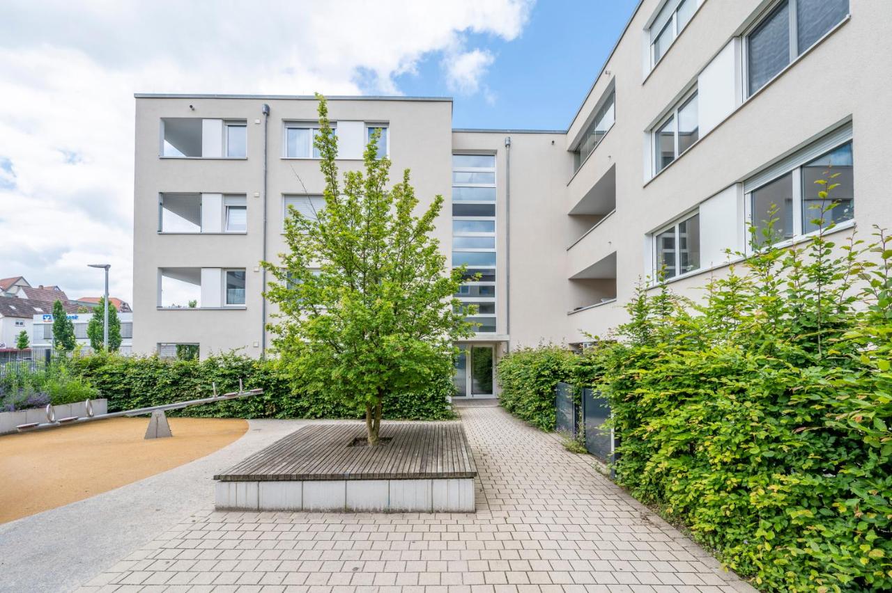 EXQUIS 2BR Design Apartment LOUIS I Parking I Balcony I Mercedes-Benz I Family-friendly - Bed and Breakfast