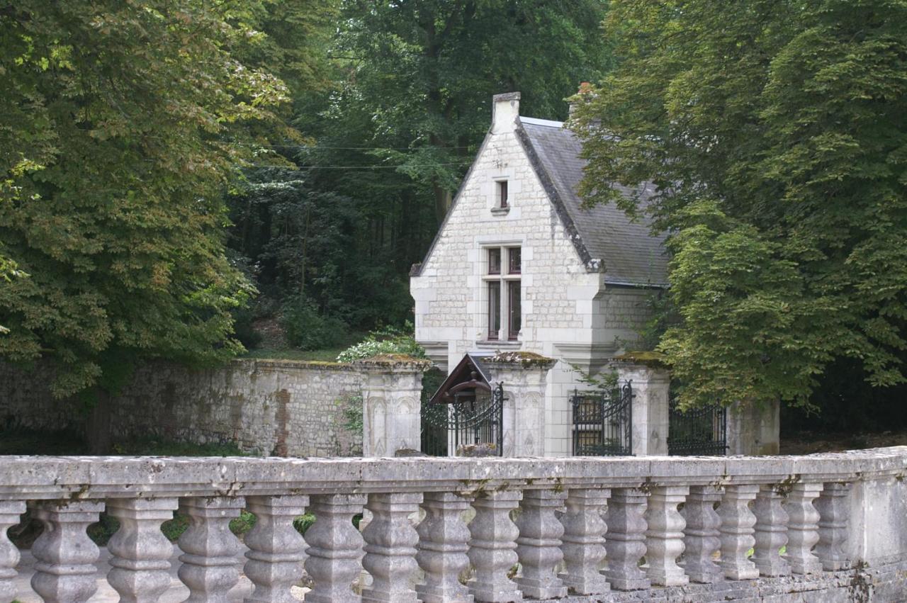 Aux grilles du Château de Saint-Aignan, à 2km de Beauval, les maisons de Sidonie et Léonard - Chambres d'hôtes Saint-Aignan