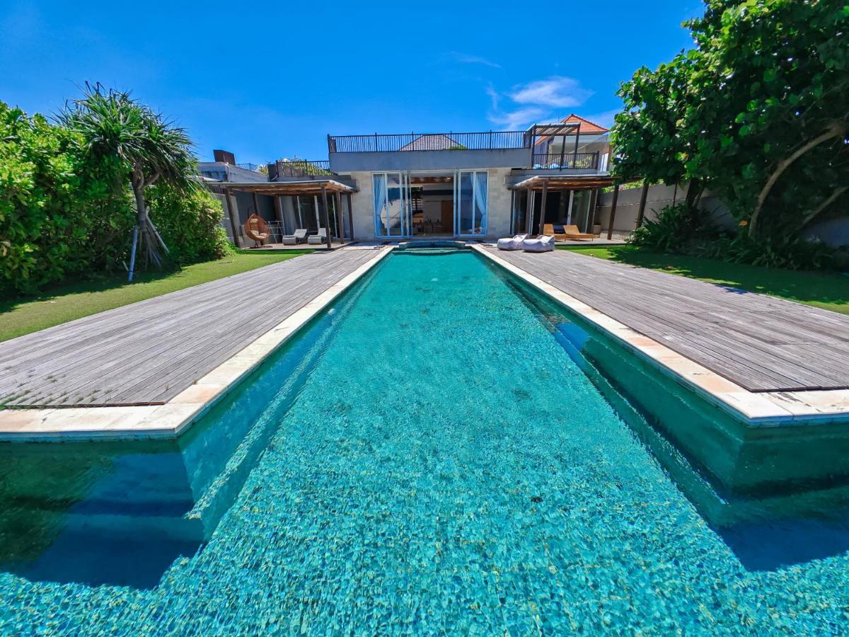 Villa Beach Front Sahadewa