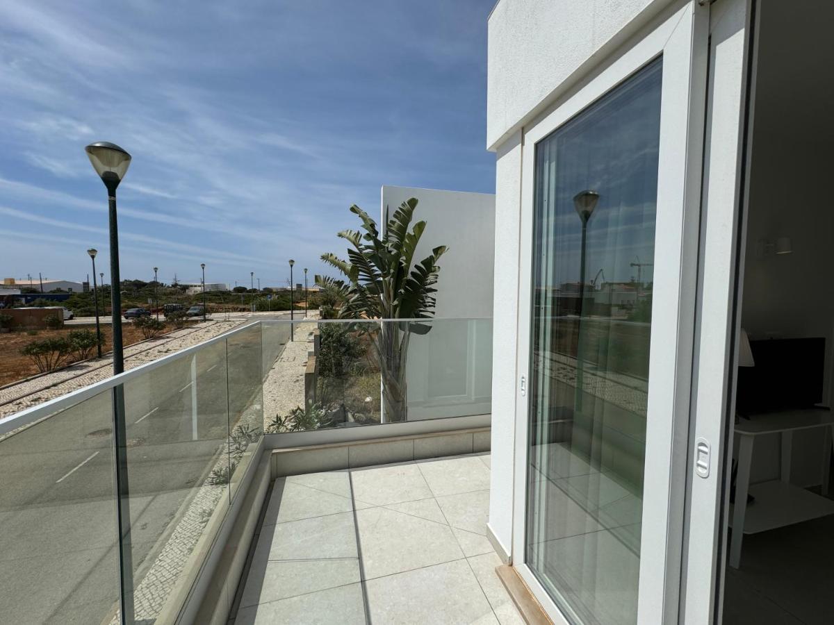 Kamer met Queensize Bed en Balkon