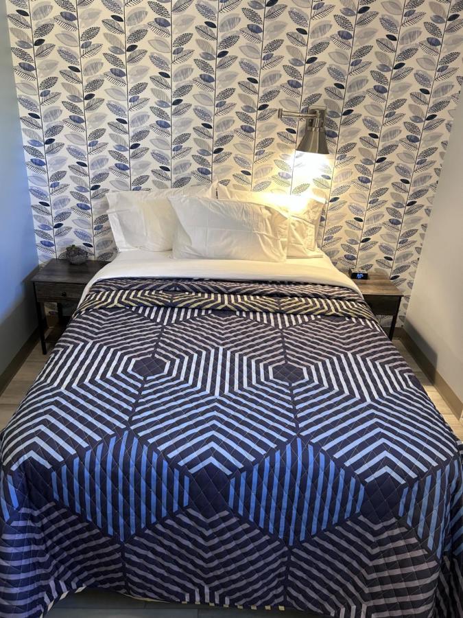 Wolastoq Inn And Suites - Bed and Breakfast Houlton