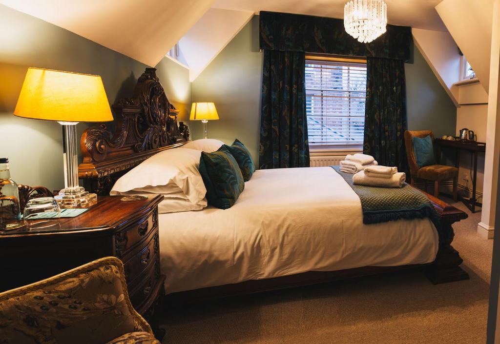 Deluxe King Room