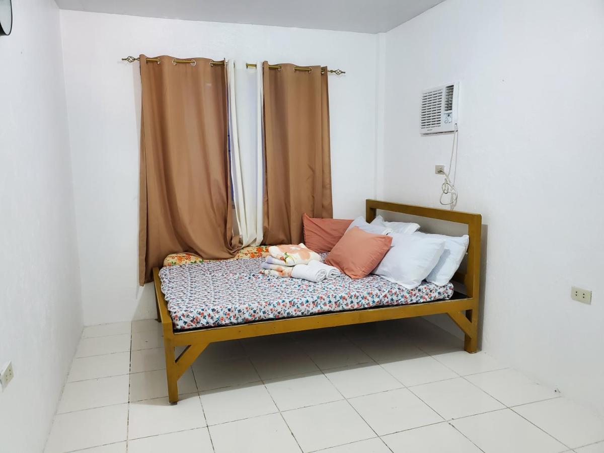 Chantal Beach House - B&B