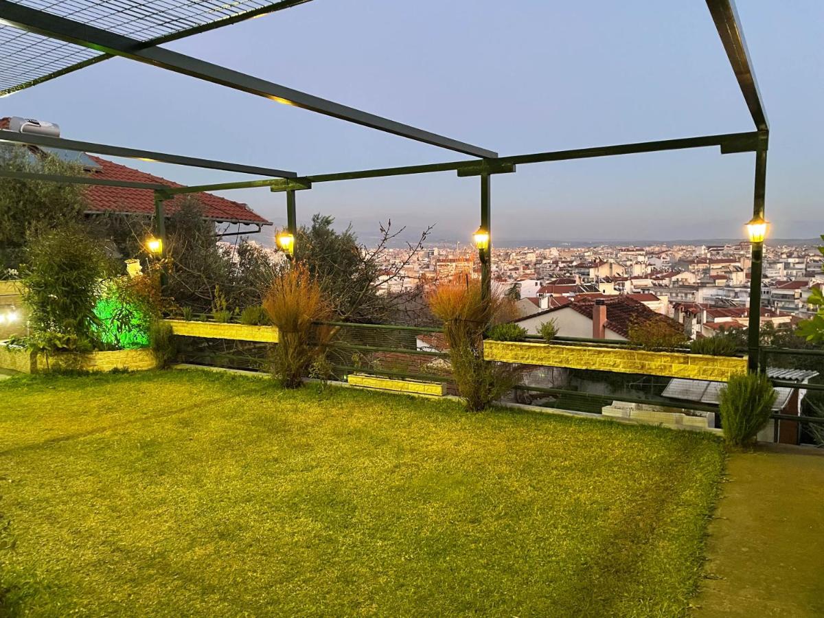 Luxury Cityview Apartment with Garden - B&B