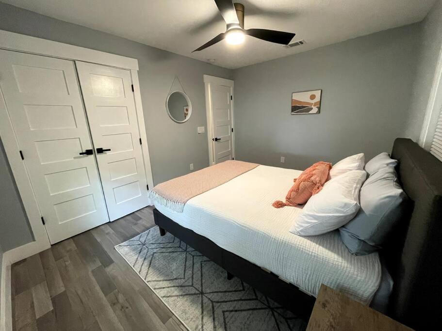 Cozy Savannah 5BR Home - B&B Savannah