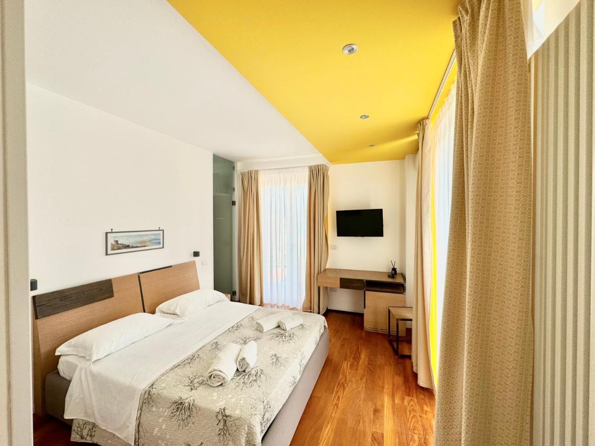Deluxe Double Room with Sea View