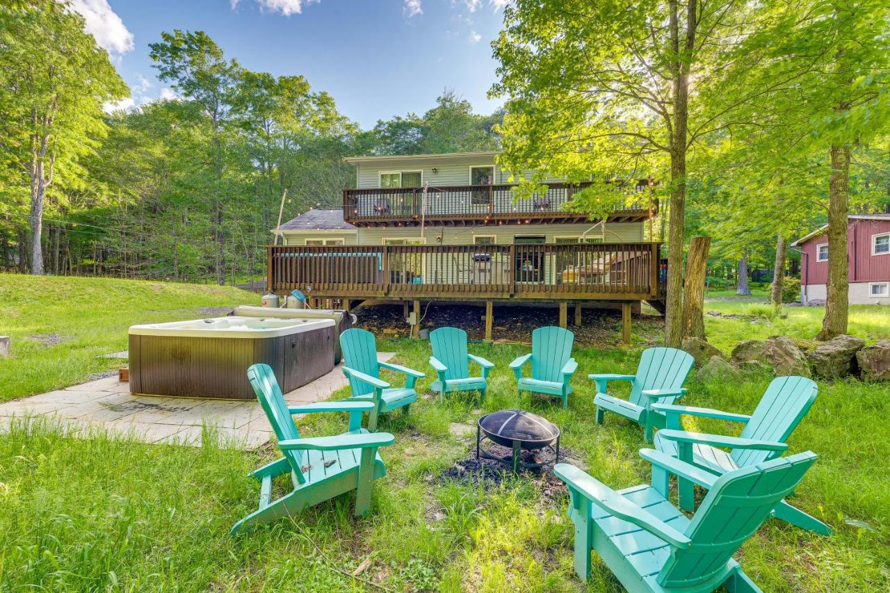 Pet-Friendly Pocono Lake Oasis with Game Room! - B&B