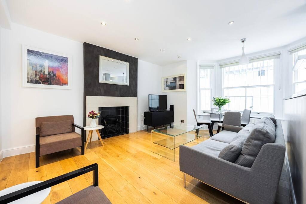 Smart Kensington Retreat 2BR - B&B Londra
