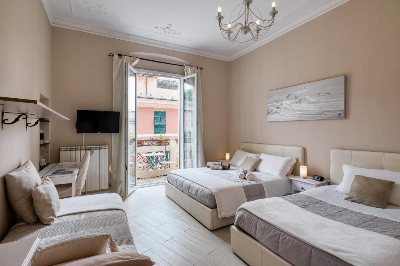 Chambre Triple avec Salle de Bains Privative et Balcon