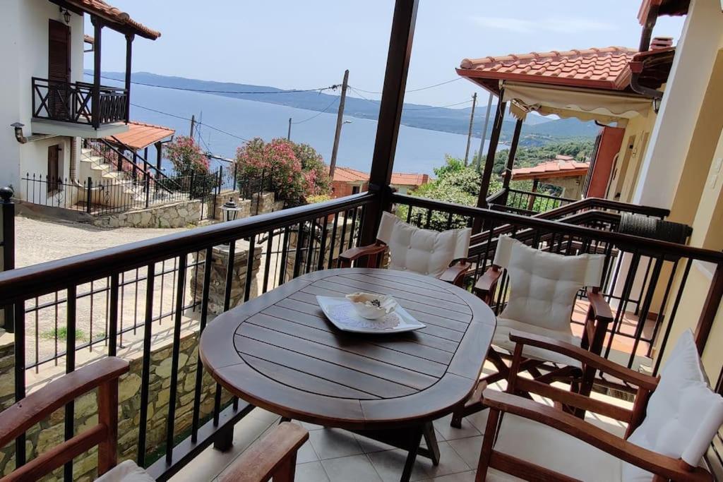 Sea and mountain view cosy house - B&B
