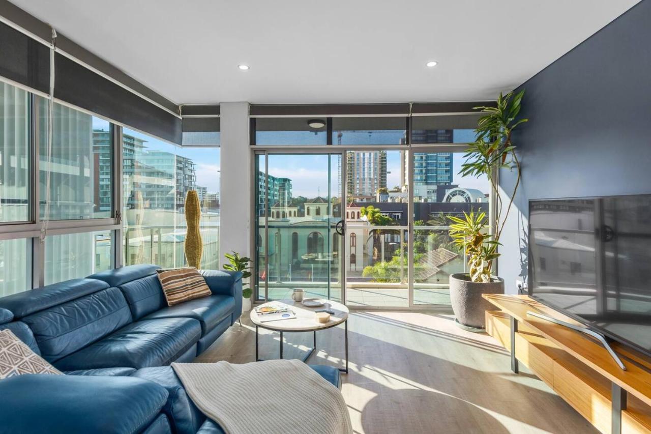 Stadium Escape - A Contemporary Beachside Retreat - Ferienwohnung