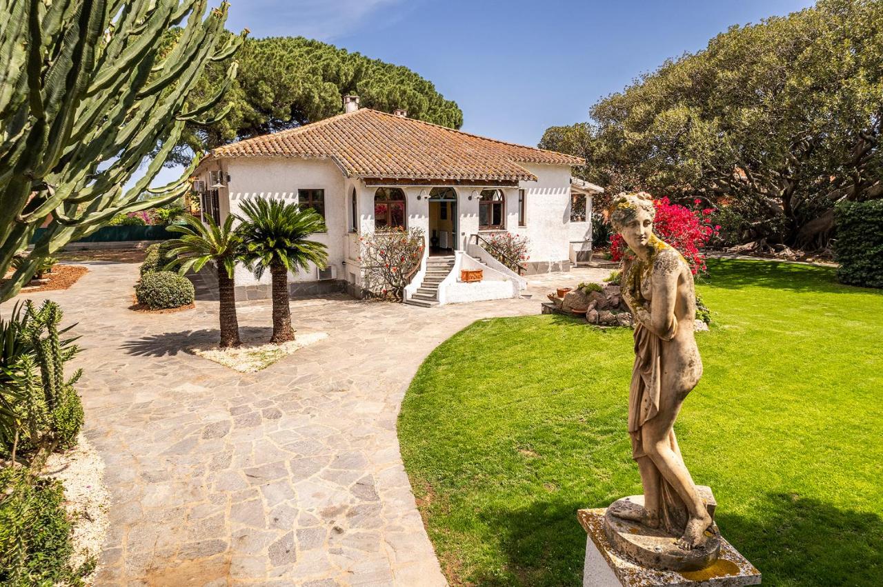 Historic Villa Giardini, Pool and Private Park - B&B