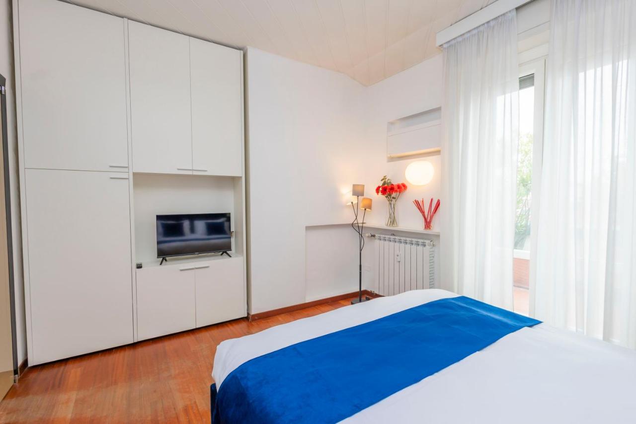 Corso Italia Attic in Milan by 101Flats - B&B