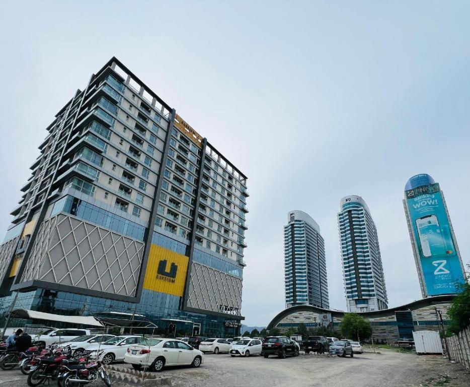 Luxury Two Bed Apartment Elysium Mall Opposite to Centauras Mall Islamabad - Ferienwohnung