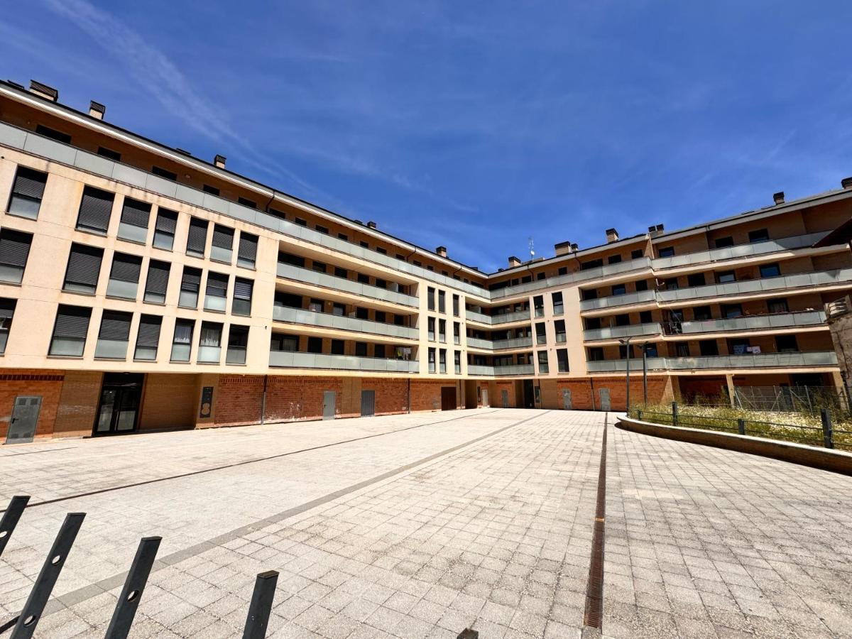 Exclusive Lerma - Smart TV de 75", Netflix y Parking Gratis - B&B Lerma