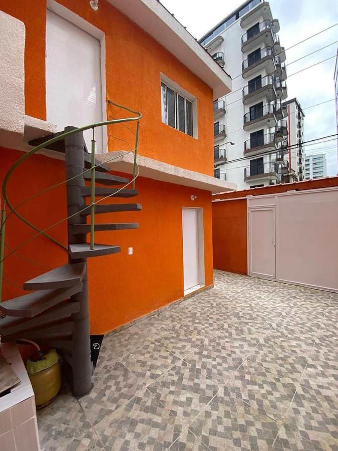 Casa com Piscina e Churrasqueira ótima localização - B&B
