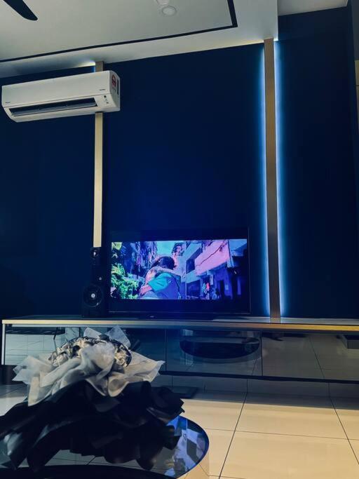 Blue cozy duplex house - B&B Kuala Lumpur