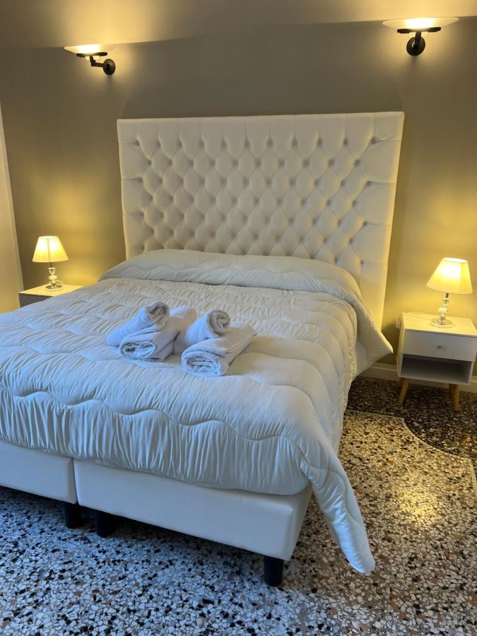 Luxury room Anelli center of Roma - B&B
