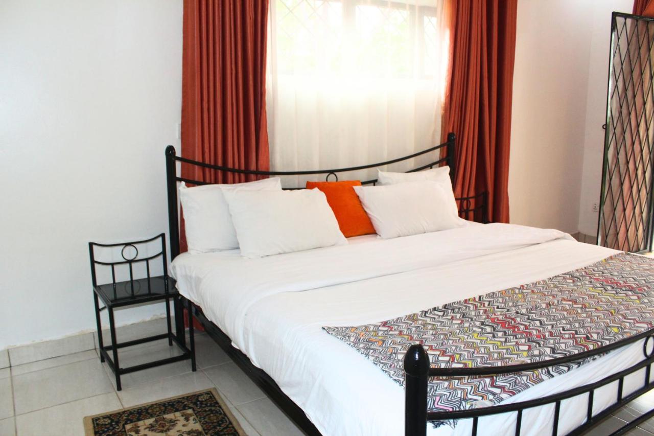 Queen Room with Garden View