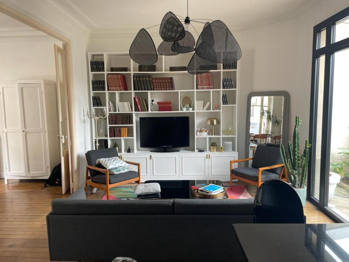 Maison de caractère Le Mans 3 min à pieds gare et tram, proche centre ville , garage - Chambres d'hôtes Le Mans