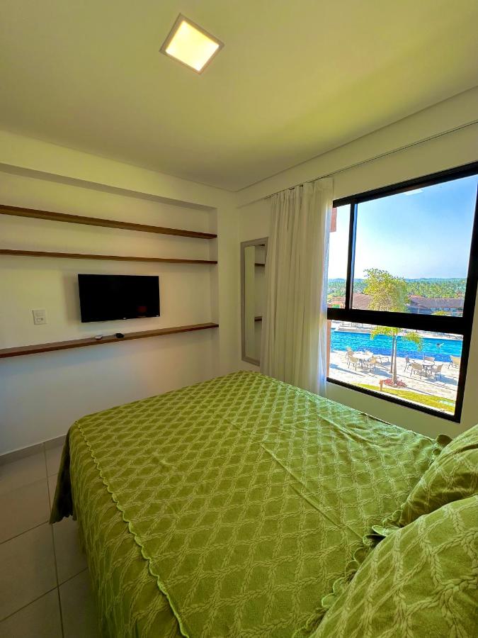 Appartamento con 2 Camere da Letto e Vista Piscina