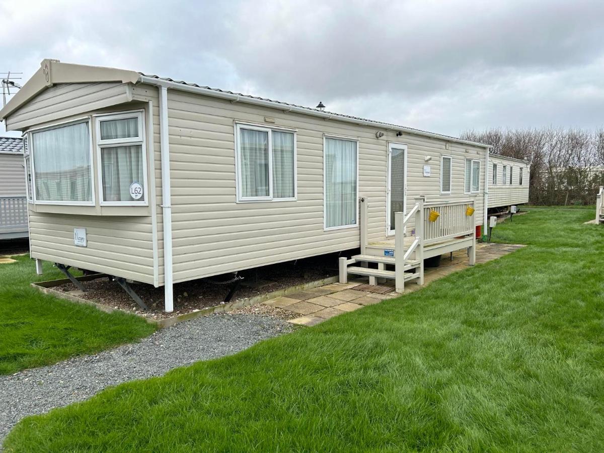 Mable Caravan- Sleeps 6 - B&B
