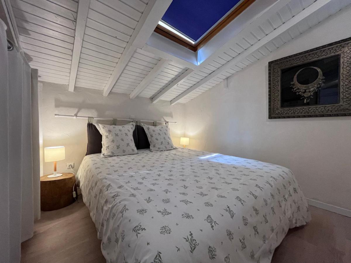 Apartment with Mountain View