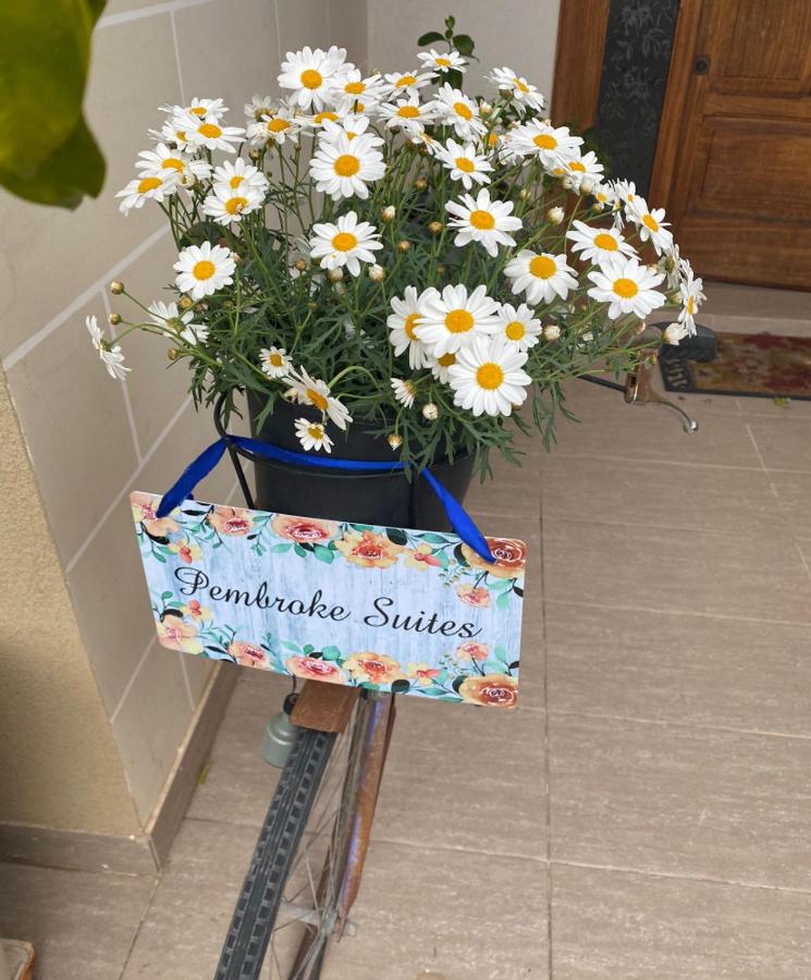 Pembroke Suites - Bed and Breakfast