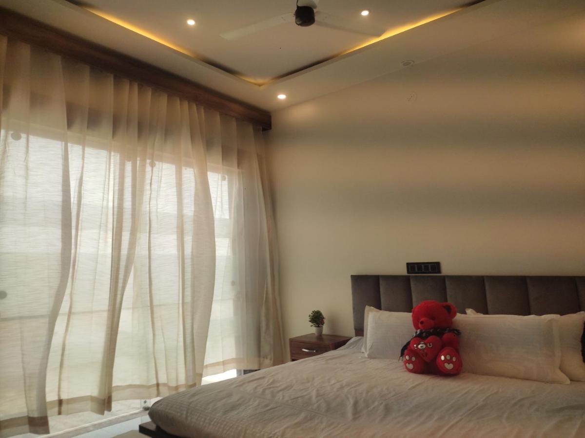 Giri Ashraya - Ferienwohnung Govardhan