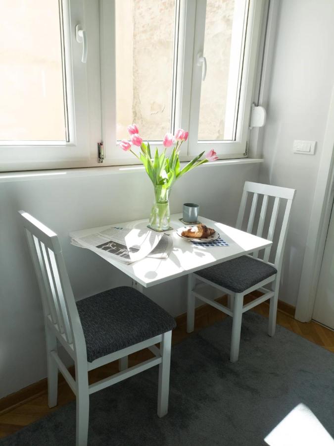 3 Steps from Center - B&B Belgrado