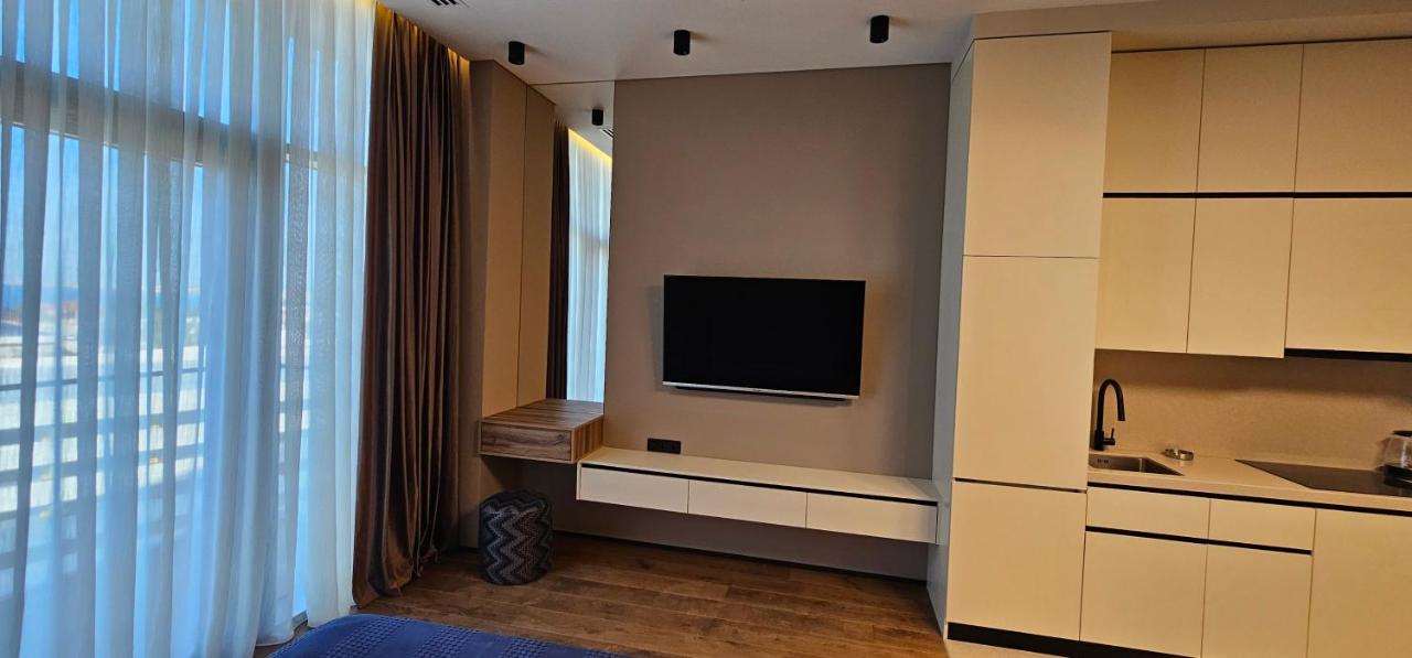 Deluxe Double Room (2 Adults + 1 Child)