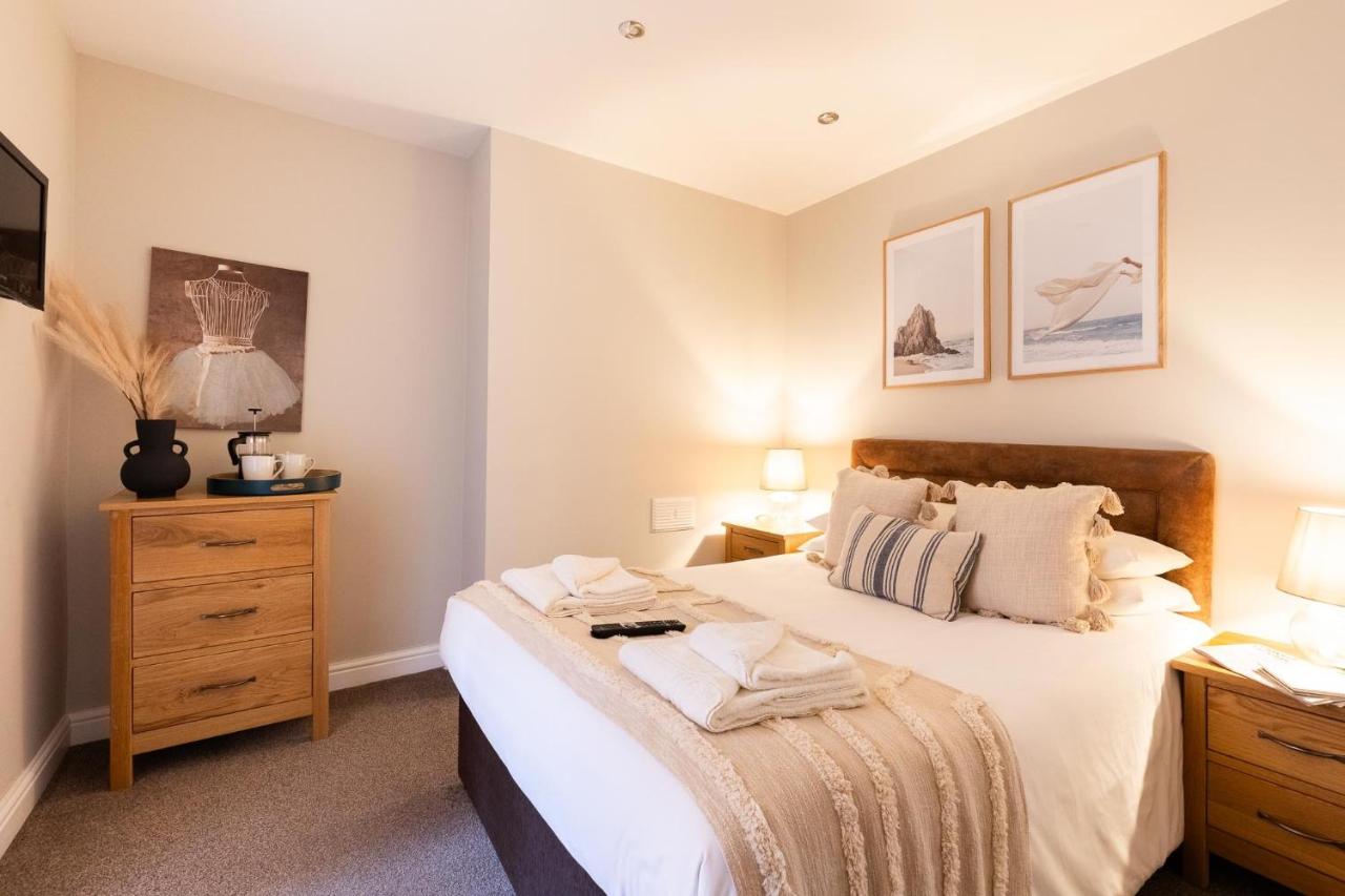 Sea View Apartment - with Pool & Spa Access (Ground Floor)