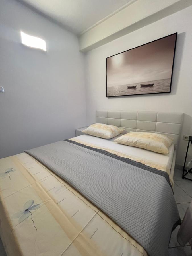 Appartamento con 2 Camere da Letto, Terrazza e Vista Mare