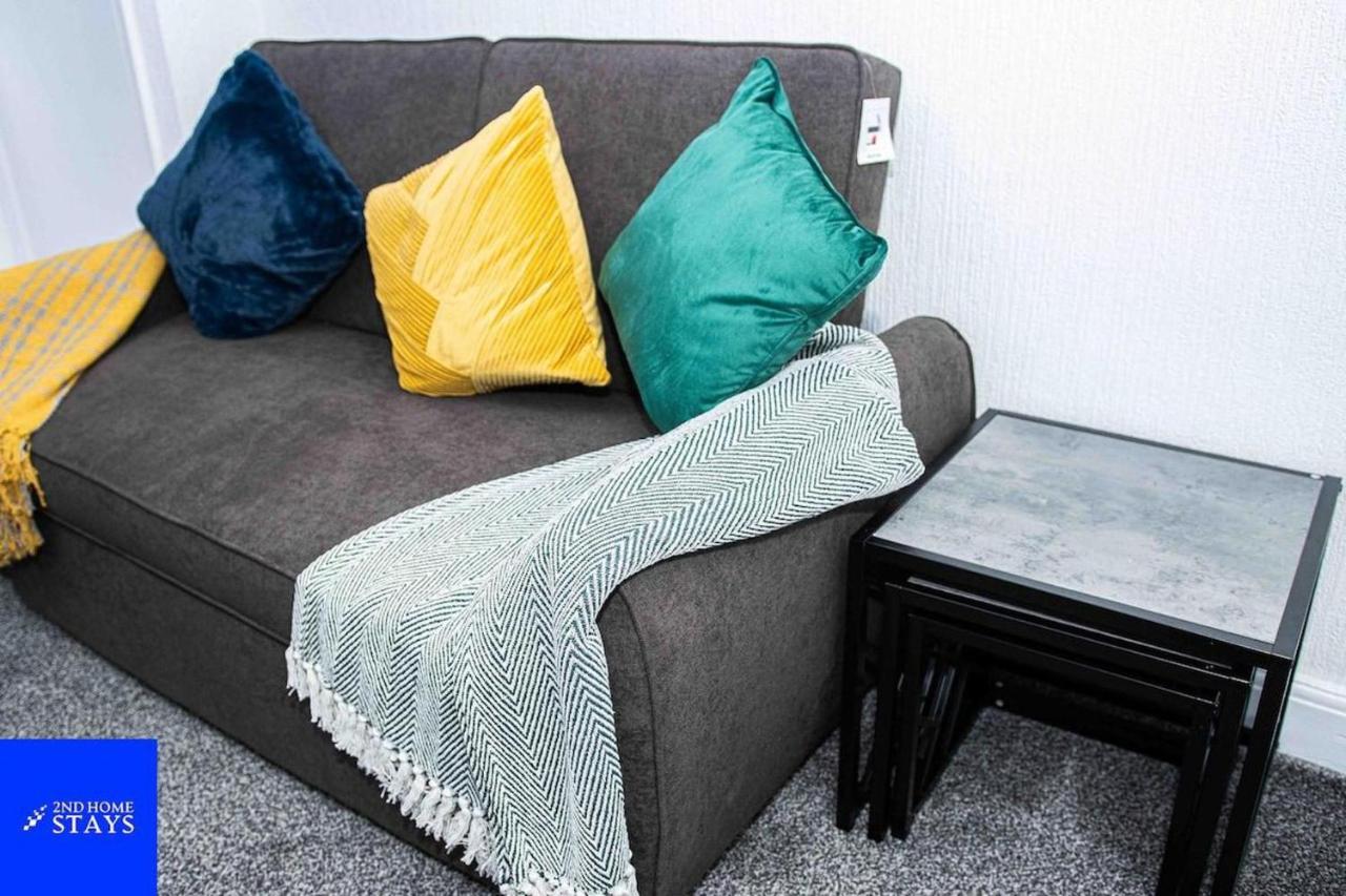 Stoke House Sleeps 5 with Garden and Parking - B&B Stoke-on-Trent
