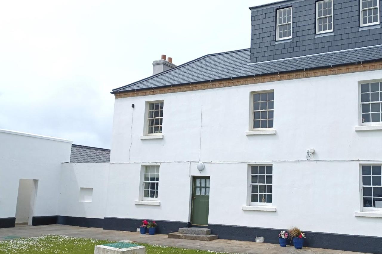 Loop Head Lighthouse Attendant's Cottage - B&B